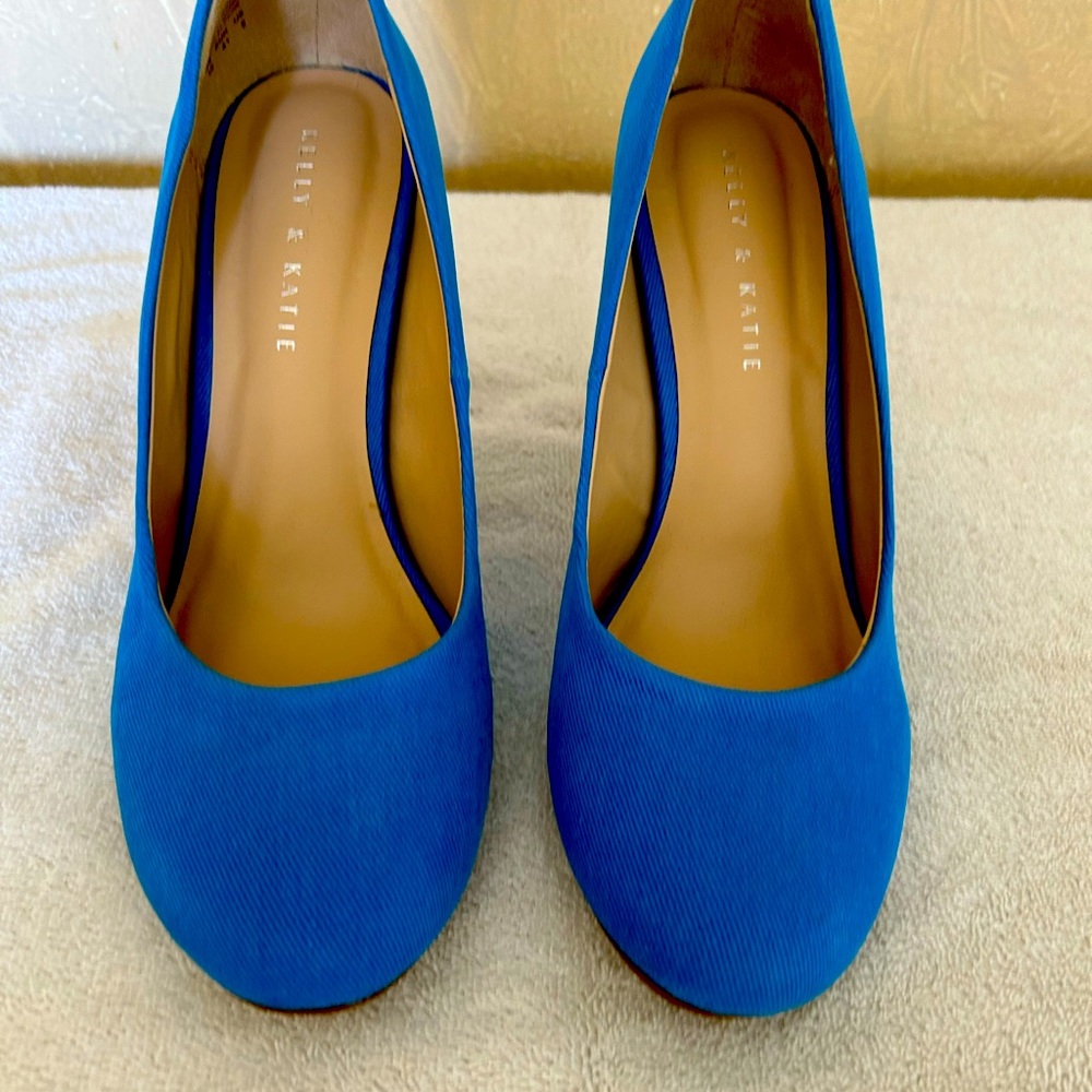 Gorgeous BLUE pumps